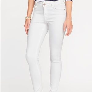 Old navy white rockstar skinny jeans size four
